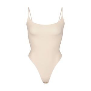SKIMS: Fits everybody cami bodysuit. Color sand. Size S/M